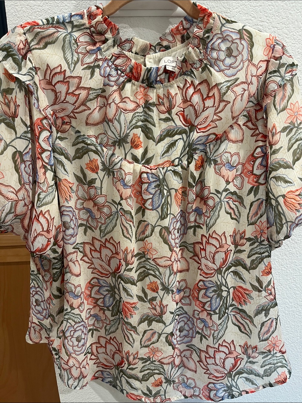 LOFT Cream Floral Ruffle-Neck Short Sleeve Blouse XL
